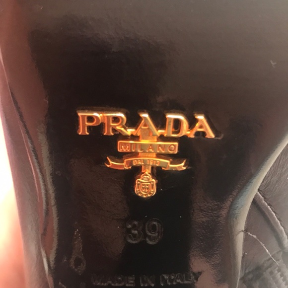 COPY - Authentic PRADA LEATHER BOOTS. Beautiful condition - Picture 5 of 6